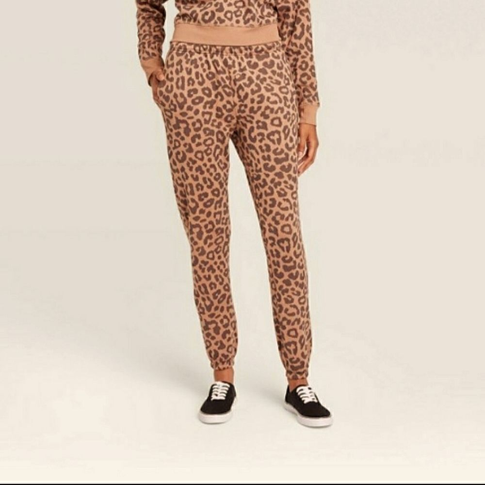 NWT Grayson Threads Fleece Joggers